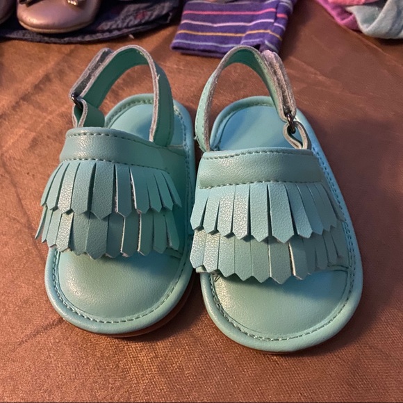 NWOT size 3 mint green moccasin open toe sandal, - Picture 2 of 2